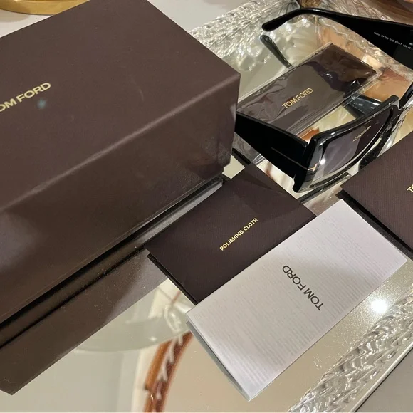 Say less!! Tom Ford Sunglasses New With Tags.. New You .. Old you.. Ballin you!! Say less!! Tom Ford Sunglasses New With Tags.. New You  main image 3